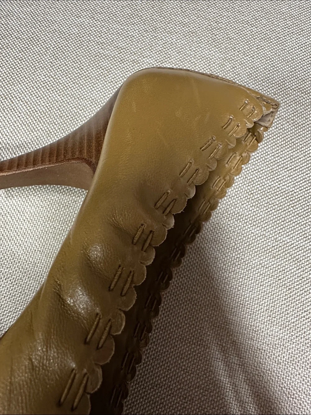 Tory Burch Round-Toe Heels size 6.5